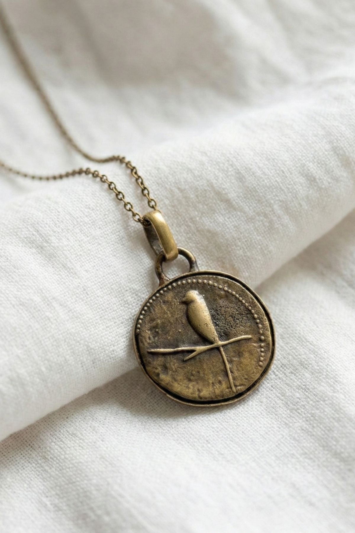 Nile - alloy pendant on chain for men