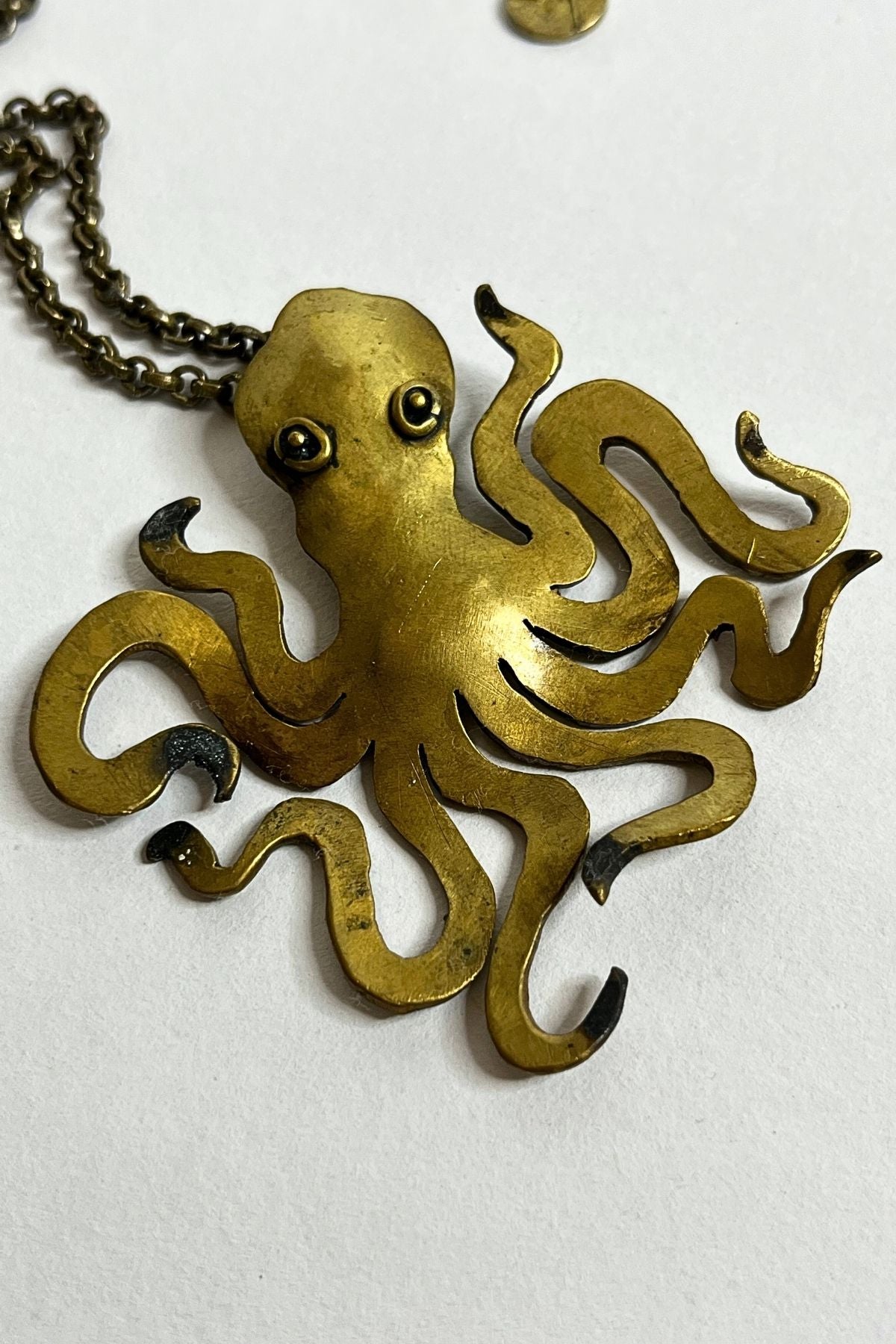 Paul - alloy pendant on chain for men, trending fashion & style