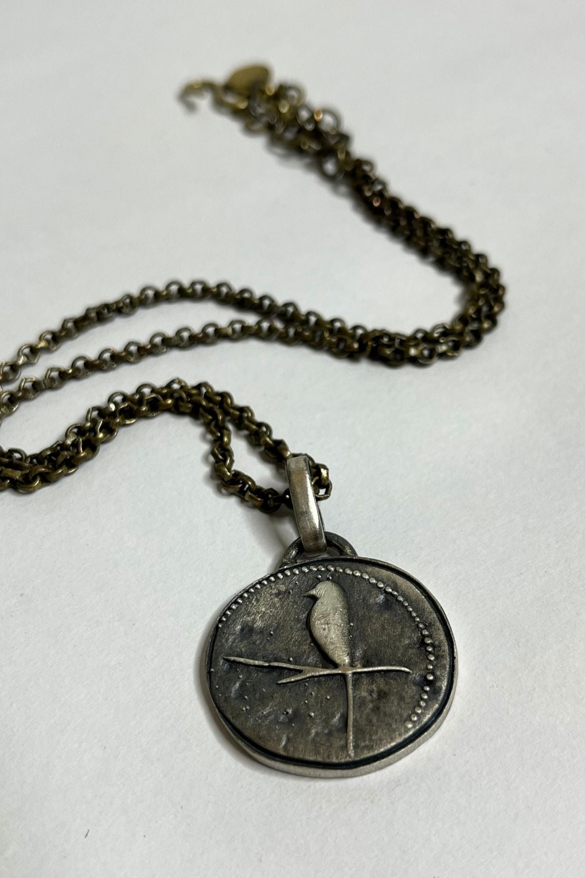 Nile - alloy pendant on chain for men, trending fashion & style