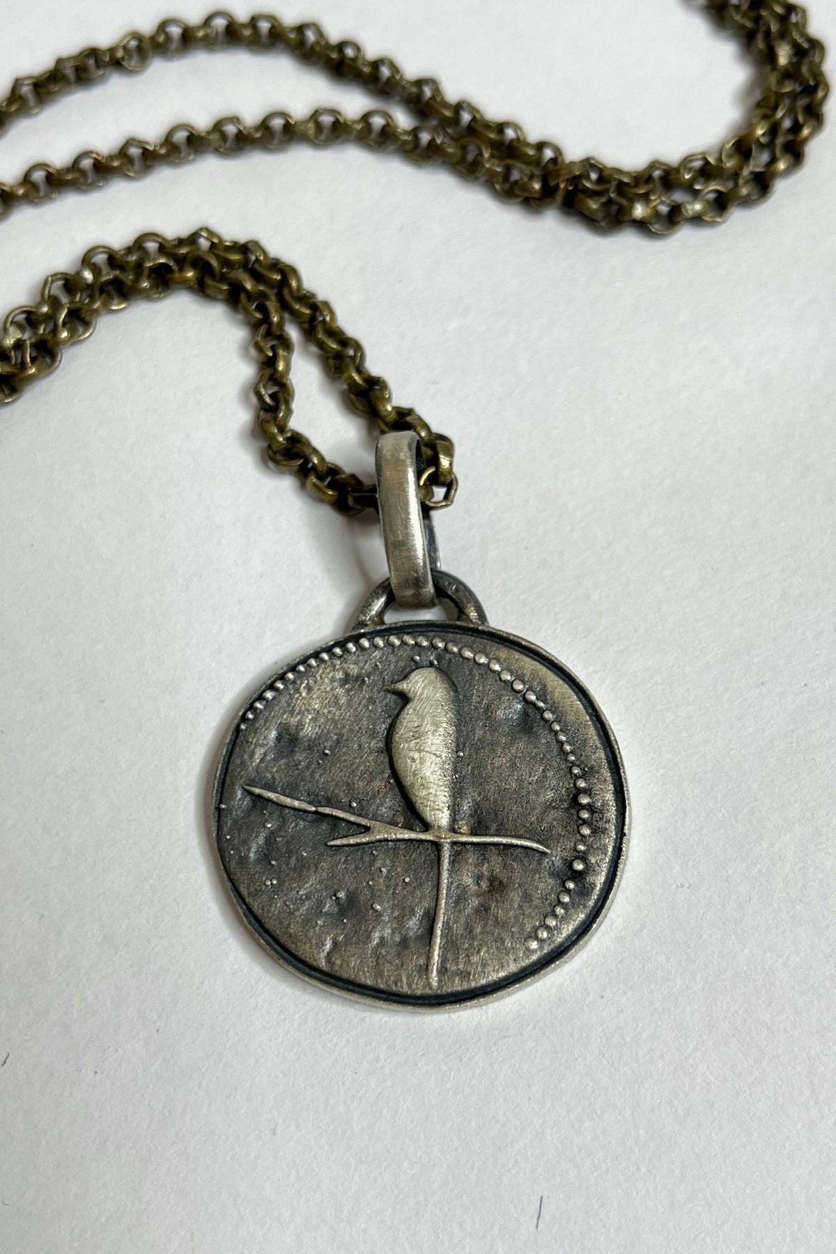 Nile - alloy pendant on chain for men, trending fashion & style