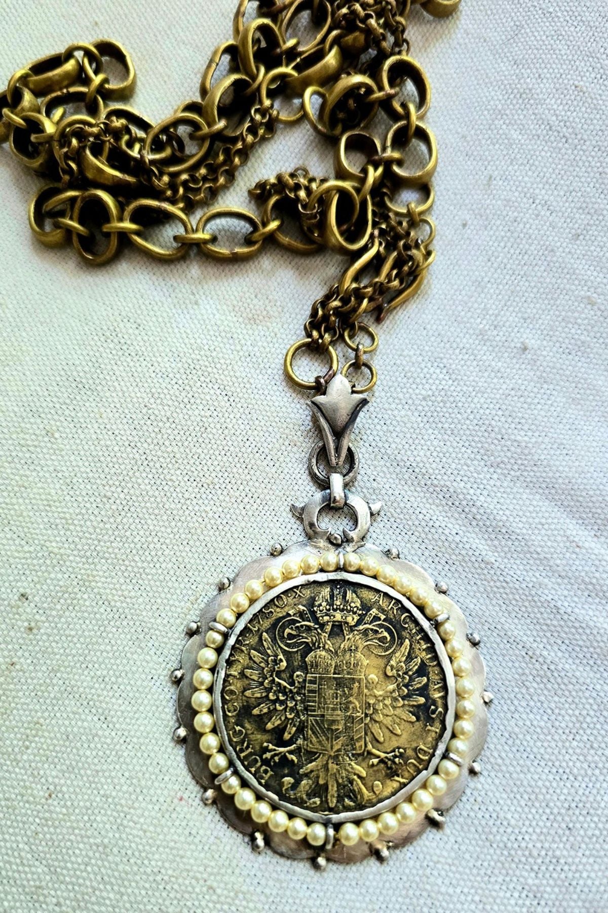 Pino Neckpiece