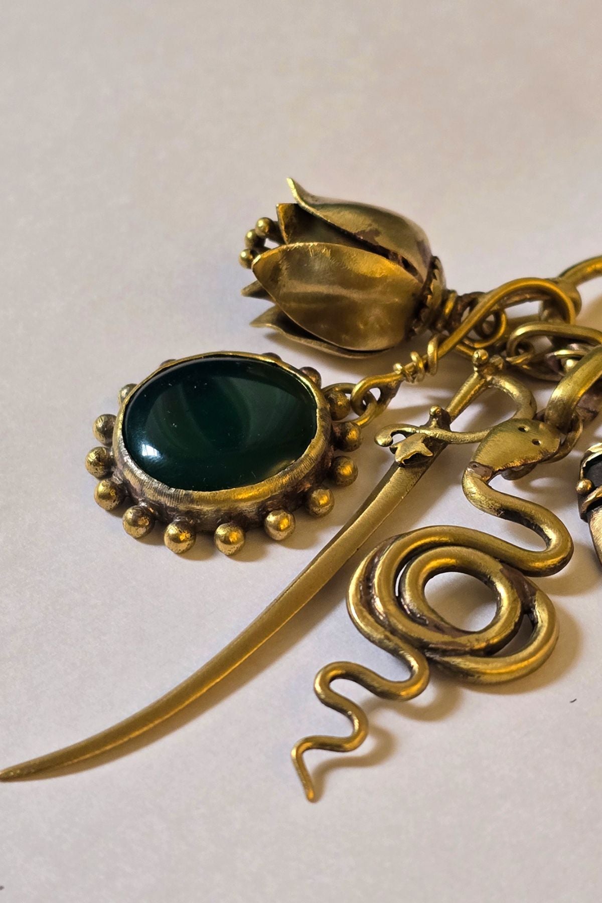 Corbet Neckpiece