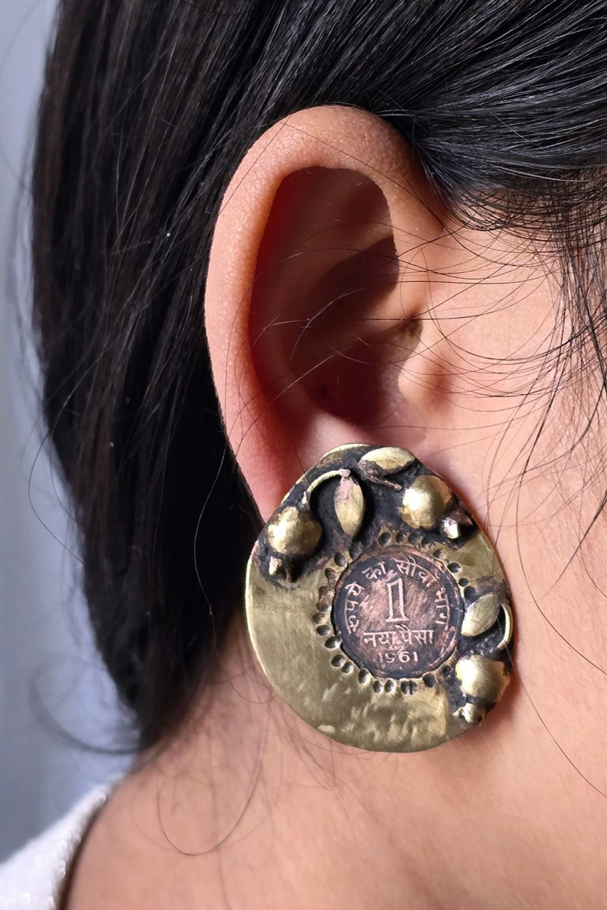 Ek Anaar Earrings