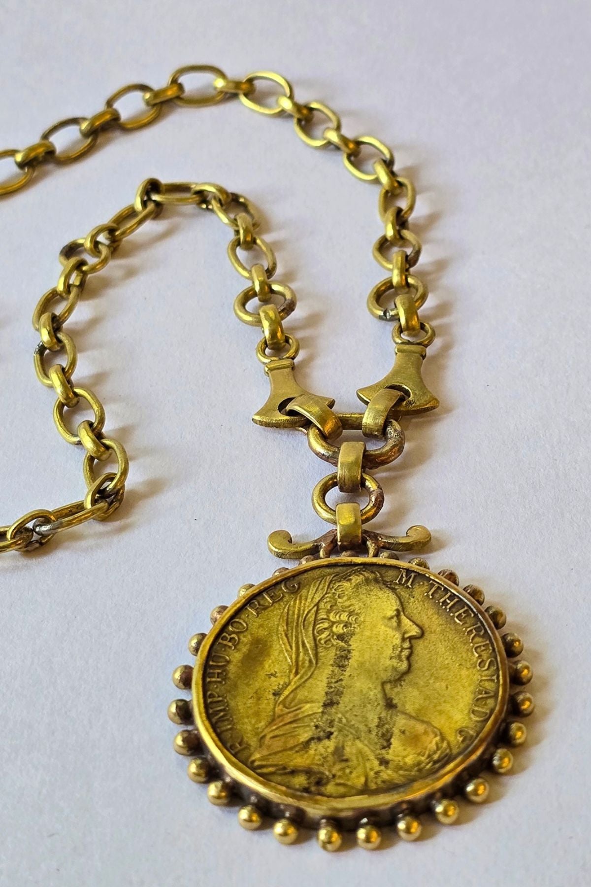 Victoria Neckpiece