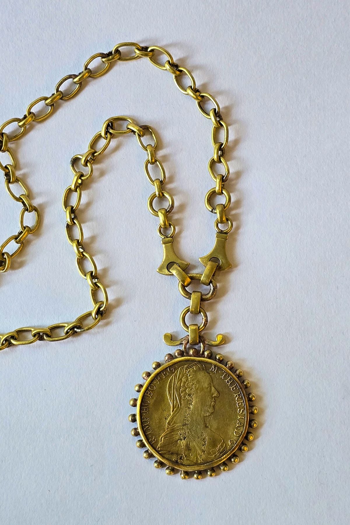 Victoria Neckpiece