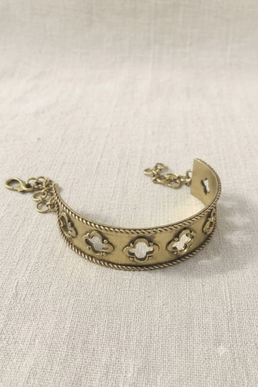 Trinity choker