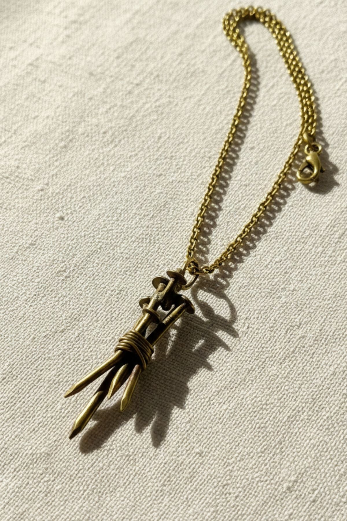 Fo - alloy pendant on chain for men