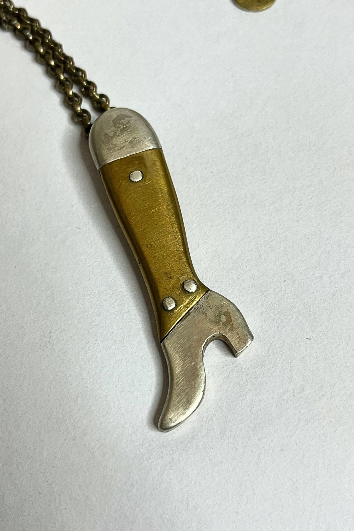 Olivia - - alloy & silver pendant on chain for men, trending fashion & style