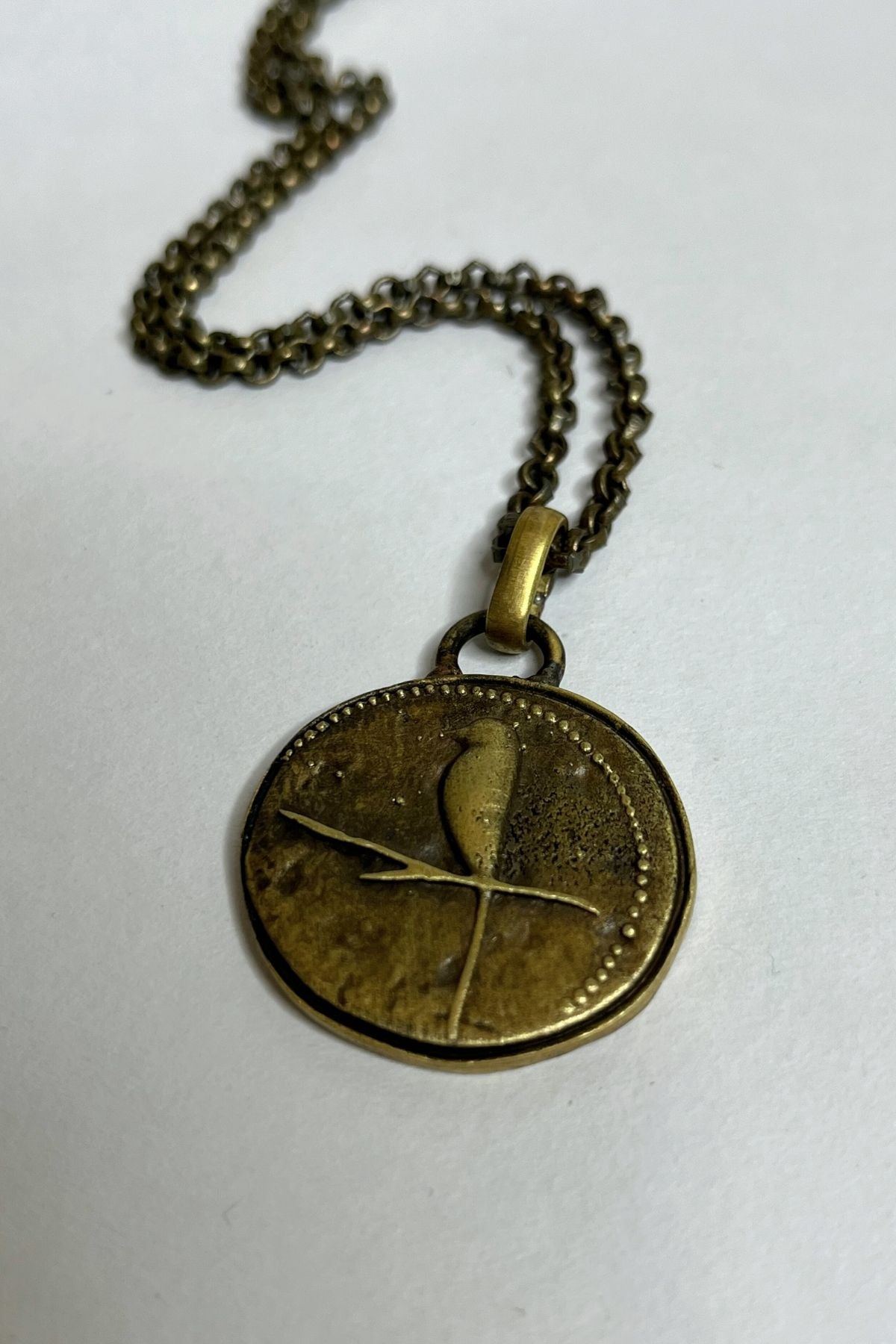 Nile - alloy pendant on chain for men, trending fashion & style