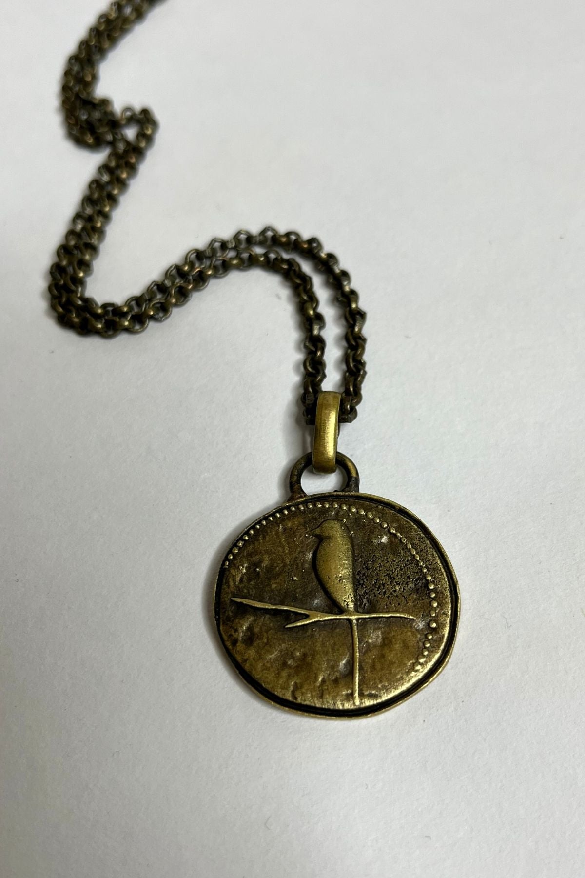 Nile - alloy pendant on chain for men, trending fashion & style