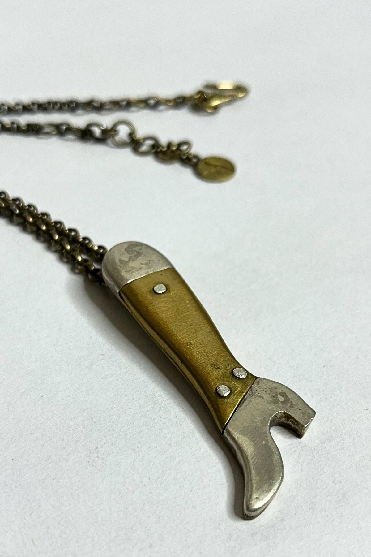 Olivia - - alloy & silver pendant on chain for men, trending fashion & style